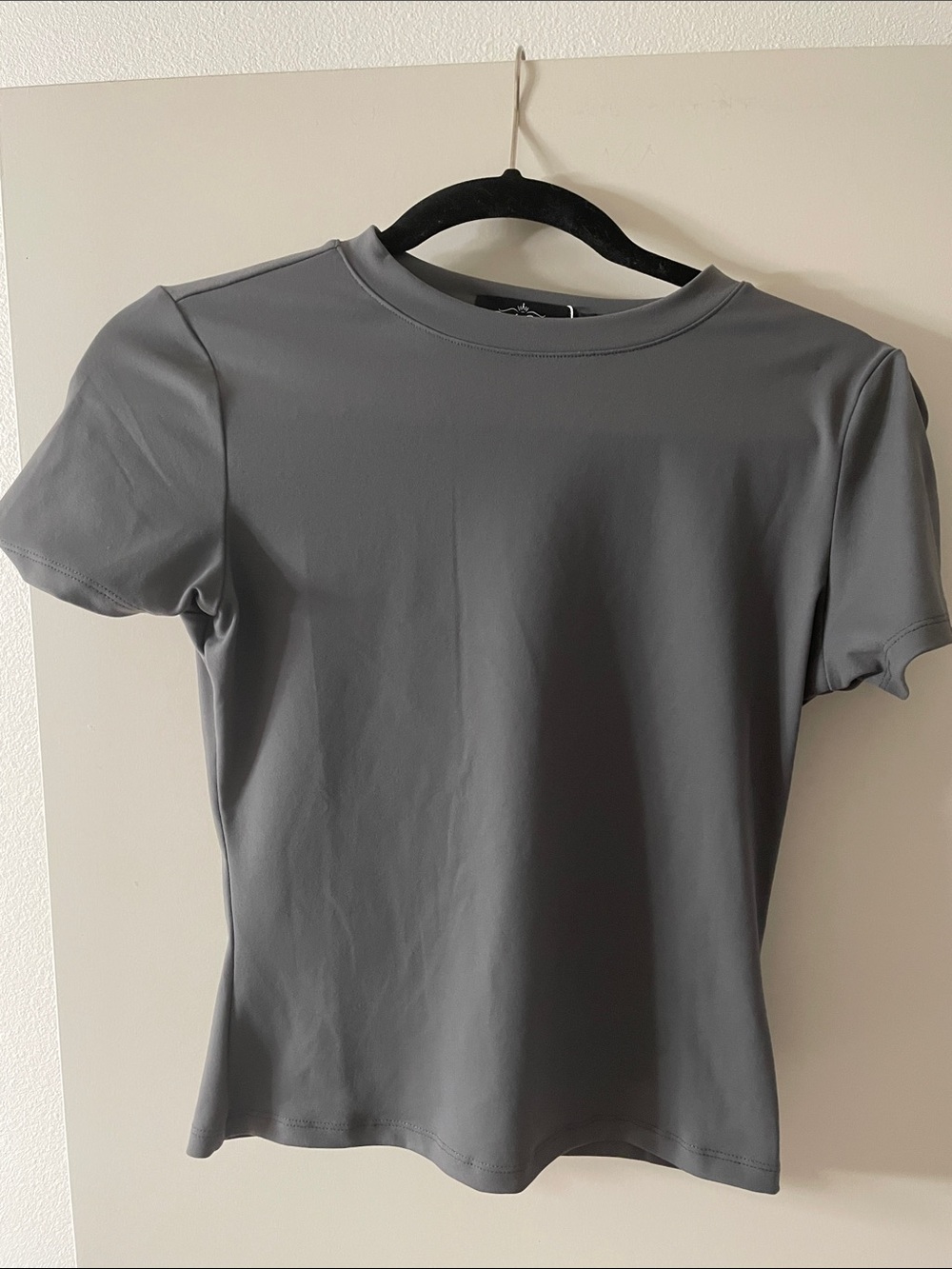 Women's Short-Sleeve Crewneck Stretch Tee Size M